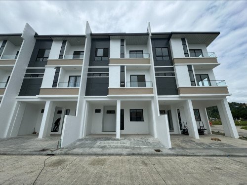 Acropolis Residences